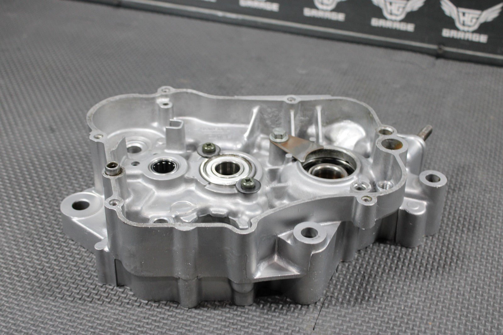 2007 02 - 17 YAMAHA YZ85 OEM RIGHT ENGINE MOTOR CRANKCASE CRANK CASES BLOCK - hggarage