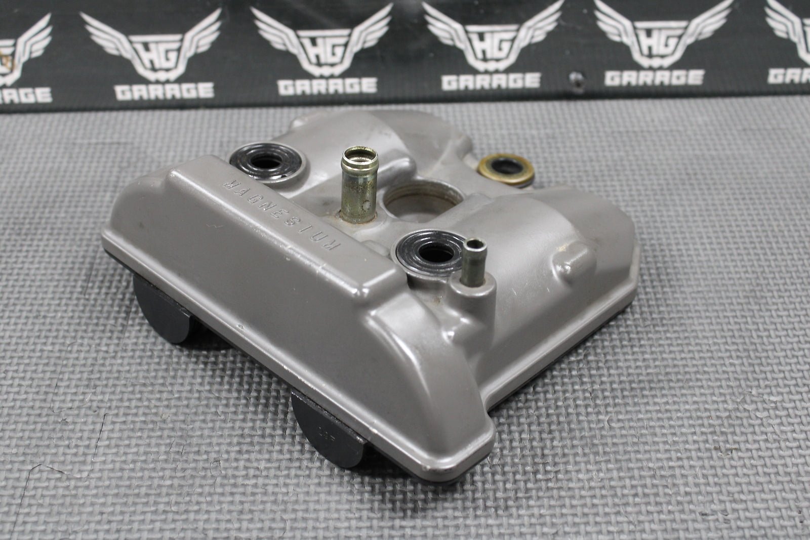 2000 SUZUKI DRZ400 DRZ400E OEM ENGINE CYLINDER HEAD VALVE COVER 11170 - 29F10 - hggarage