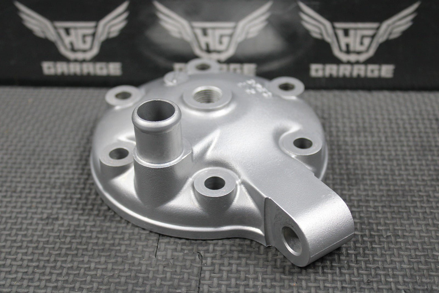 1999 SUZUKI RM250 MODEL X OEM CYLINDER HEAD COVER CAP DOME 11111 - 37E30 NICE! - hggarage