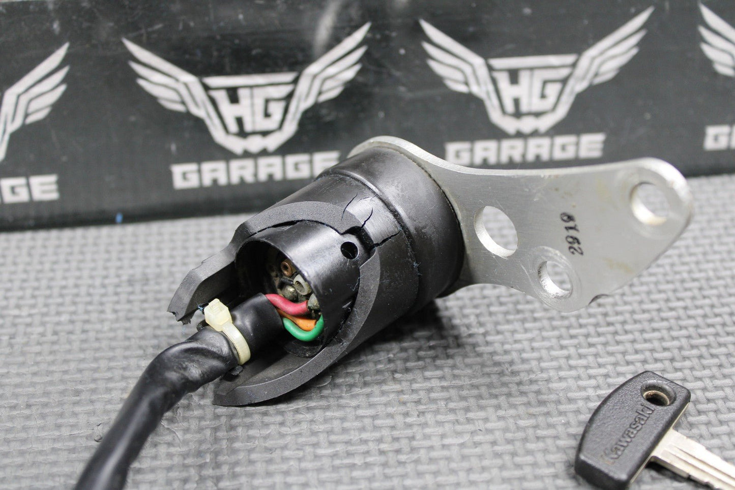 2003 KAWASAKI KLX400SR OEM 3 WAY KEYED IGNITION KILL OFF SWITCH W KEY 27005 - S006 - hggarage