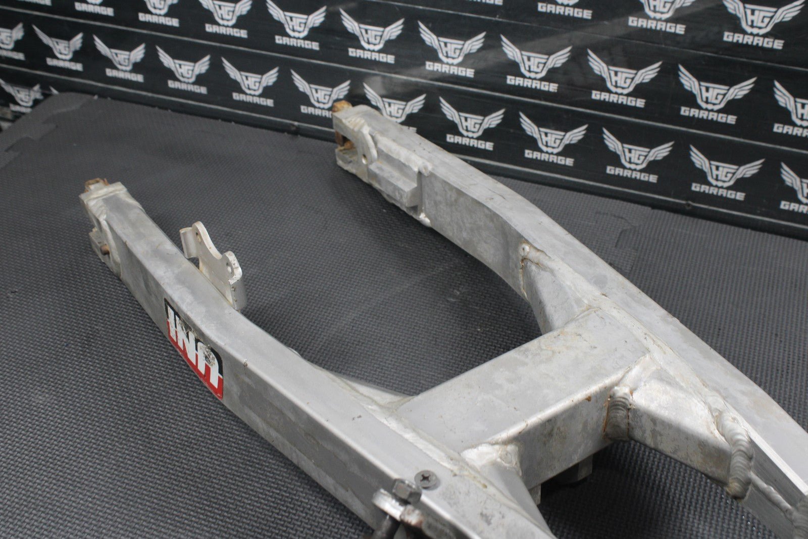 1986 KAWASAKI KDX200 OEM REAR SWINGARM SWING ARM SUSPENSION 33001 - 1259 - hggarage