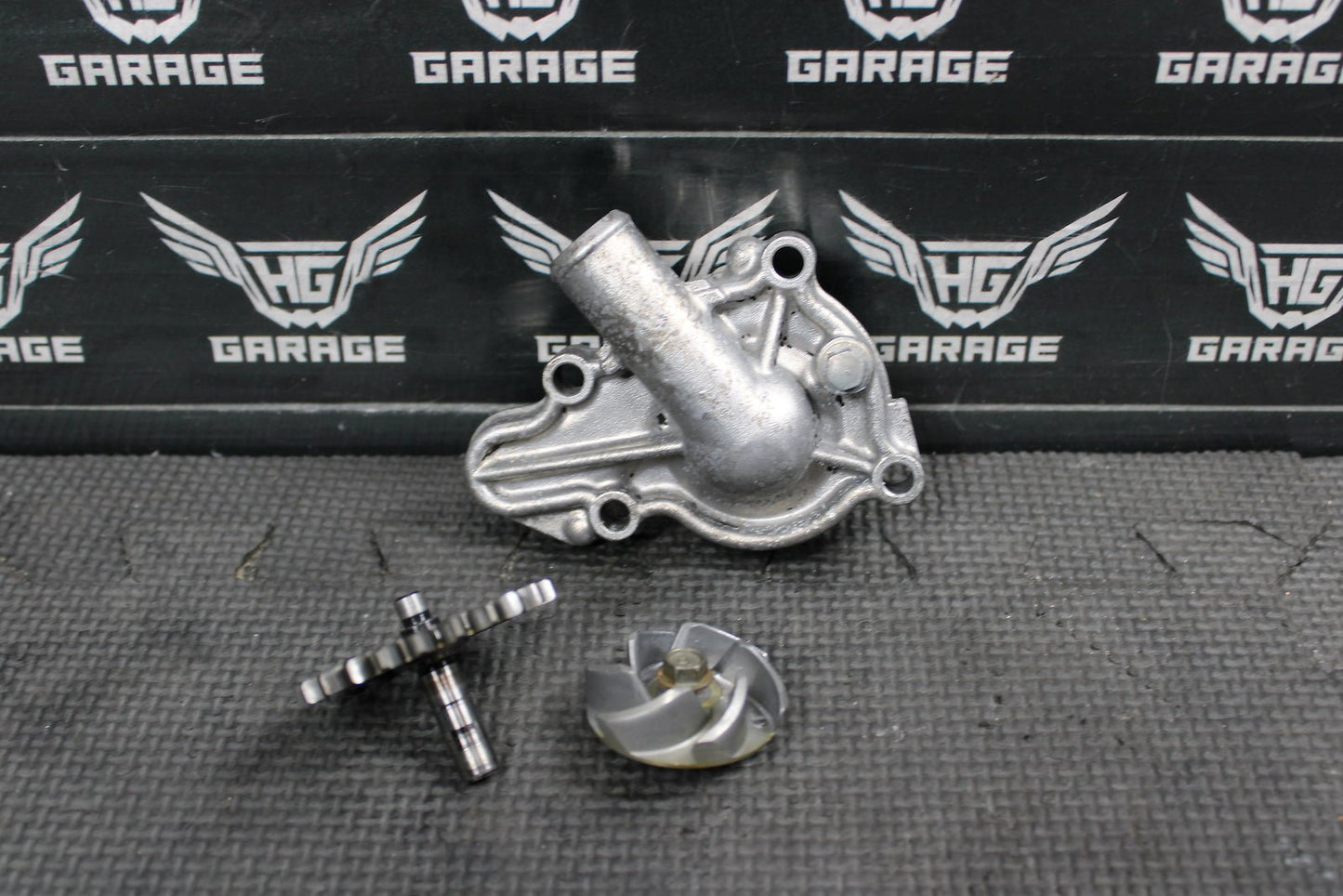 2003 KAWASAKI KX125 OEM ENGINE WATER PUMP W HOUSING 16142 - 1173 - hggarage