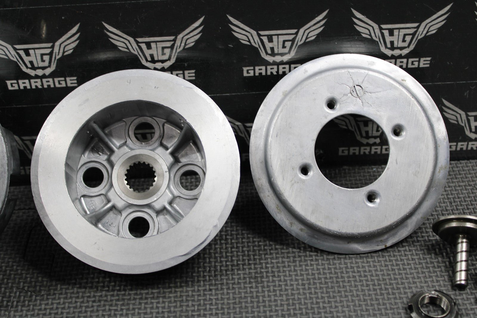 1991 HONDA 88 - 95 XR250R OEM CLUTCH BASKET HUB PRESSURE PLATE 22100 - KT1 - 020 NICE! - hggarage