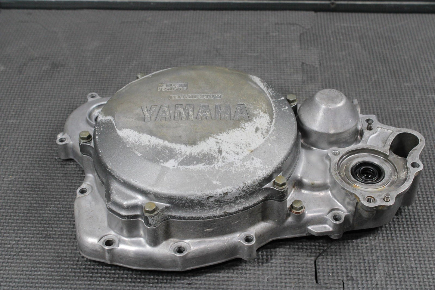 2001 YAMAHA 99 - 01 YZ250 OEM ENGINE INNER OUTER SIDE CLUTCH COVER 5CU - 15431 - 00 - 00 - hggarage