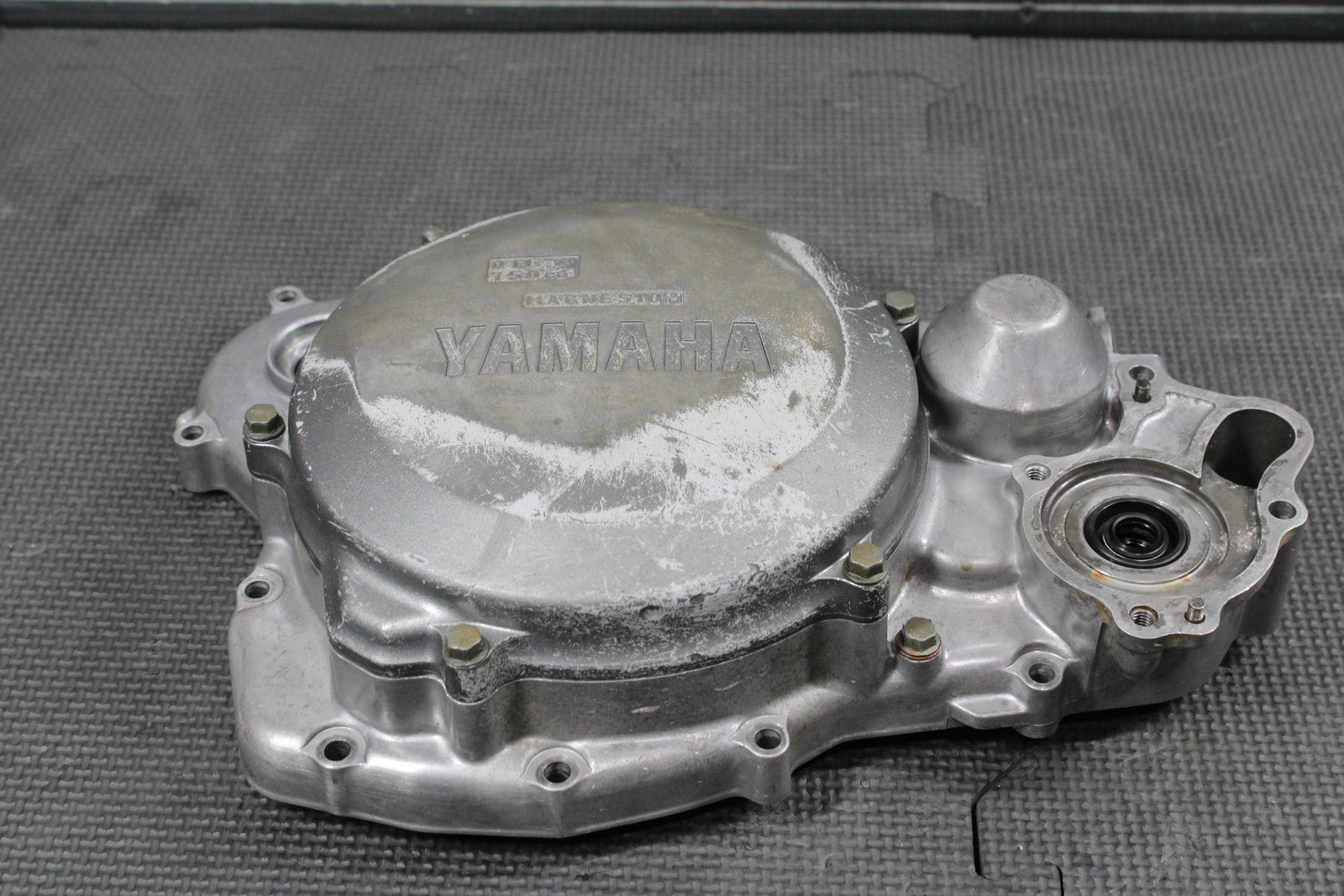 2001 YAMAHA 99 - 01 YZ250 OEM ENGINE INNER OUTER SIDE CLUTCH COVER 5CU - 15431 - 00 - 00 - hggarage