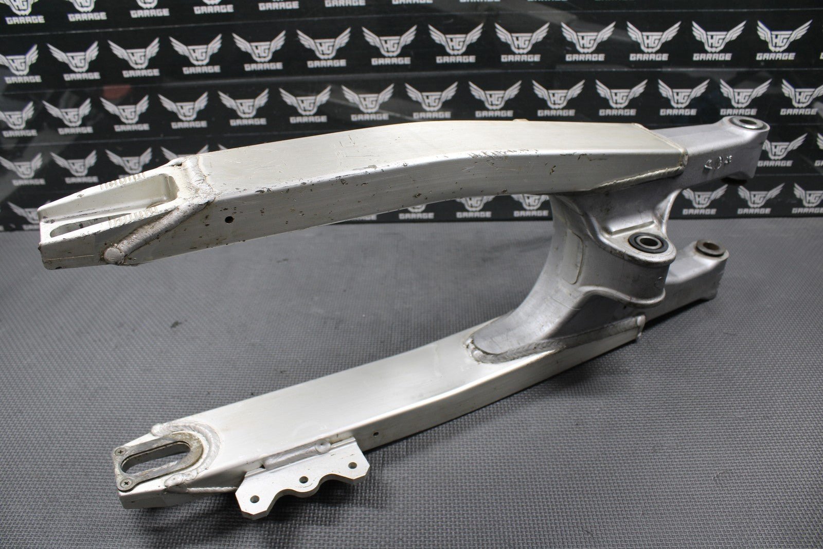 1998 SUZUKI RM125 RM250 MODEL W OEM SWINGARM SWING ARM SUSPENSION 61000 - 37E00 - hggarage