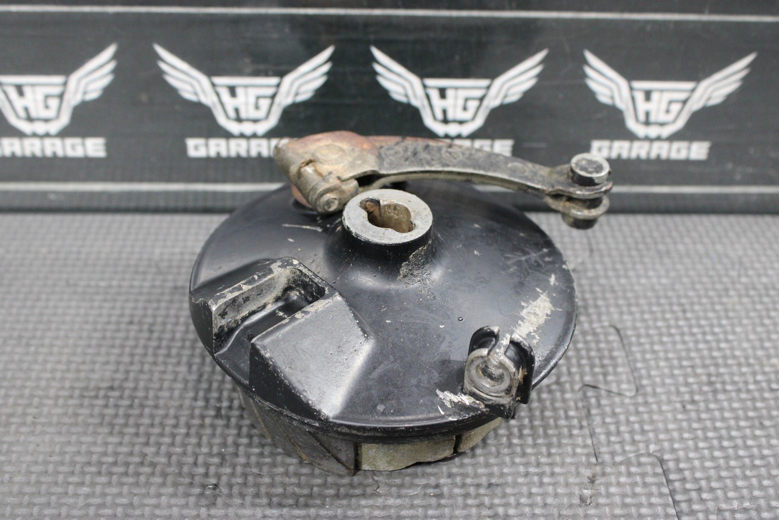 1997 YAMAHA 92 - 98 RT100 OEM FRONT BRAKE DRUM ASSEMBLY BRAKE SHOES - hggarage