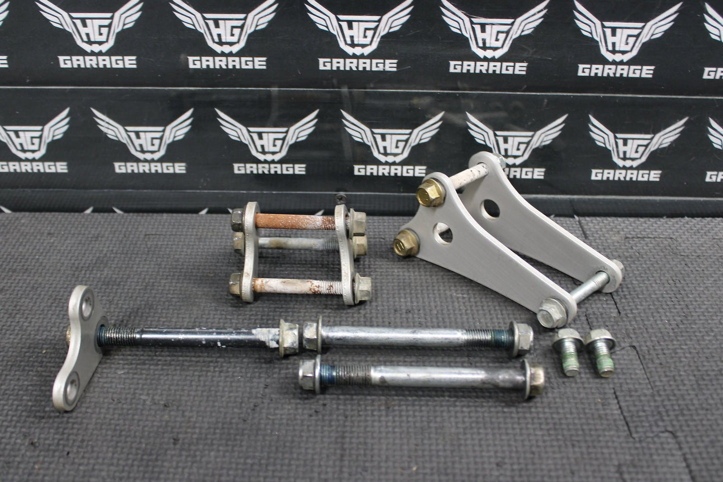 2004 SUZUKI DRZ250 OEM ENGINE MOTOR MOUNT STAY BRACKETS 41921 - 13E01 - hggarage