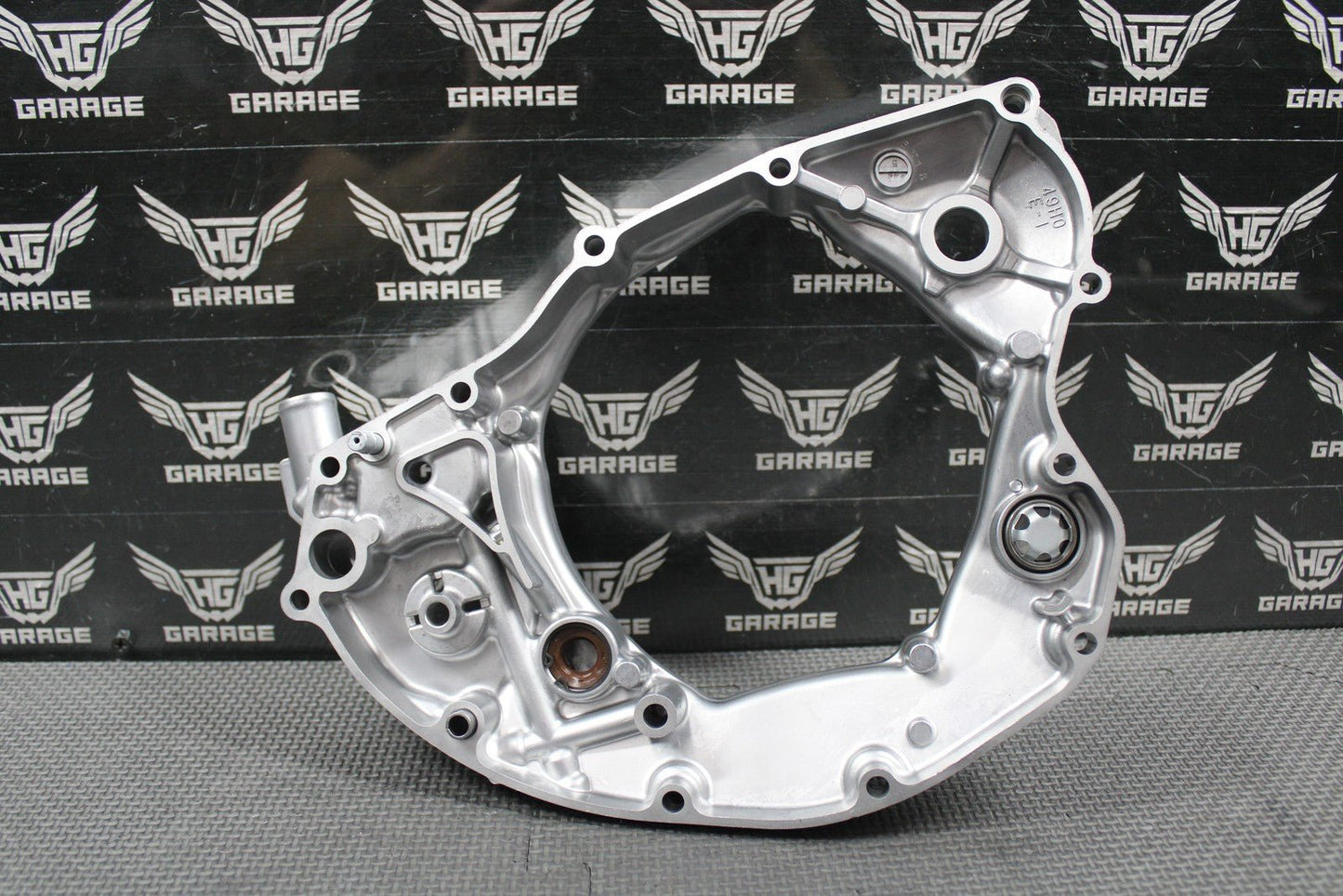 2020 SUZUKI 19 - 25 RMZ250 OEM RIGHT CRANKCASE INNER CLUTCH COVER 11340 - 49H10 GOOD - hggarage