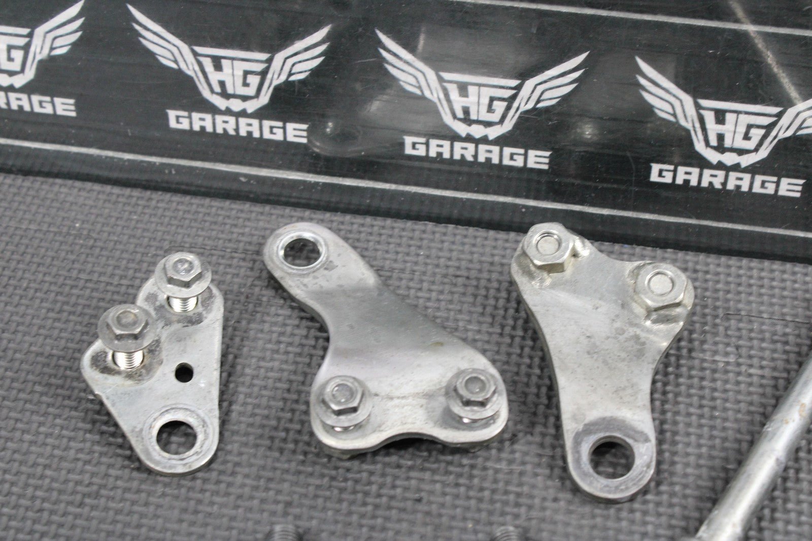 2023 HONDA CRF250R OEM ENGINE MOTOR MOUNT STAY BRACKETS HARDWARE BOLTS - hggarage