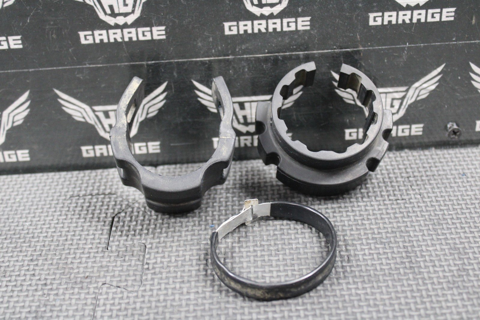 1991 87 - 95 HONDA XR250R OEM FUEL TANK FRAME DAMPER RUBBER MOUNTS 17612 - KT0 - 670 - hggarage