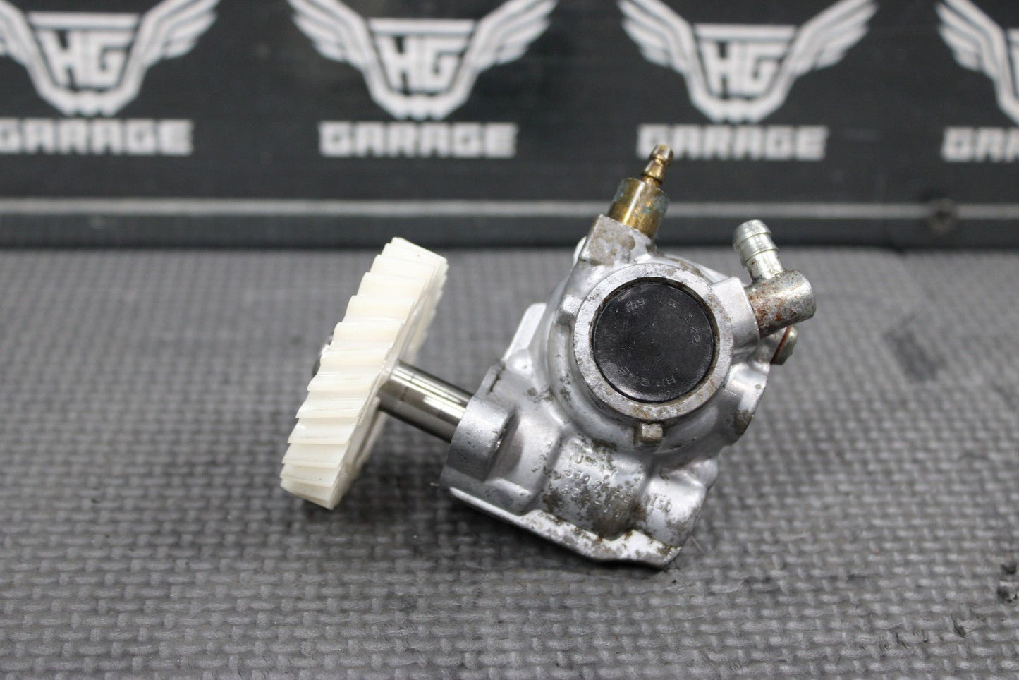 1997 YAMAHA 90 - 00 RT100 OEM ENGINE MOTOR OIL PUMP 3UL - 13101 - 00 - 00 - hggarage