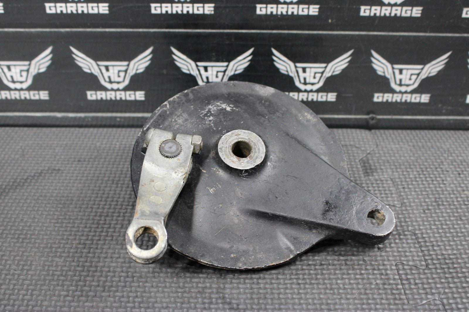 1997 YAMAHA 90 - 00 RT100 OEM REAR BACK BRAKE DRUM ASSEMBLY - hggarage
