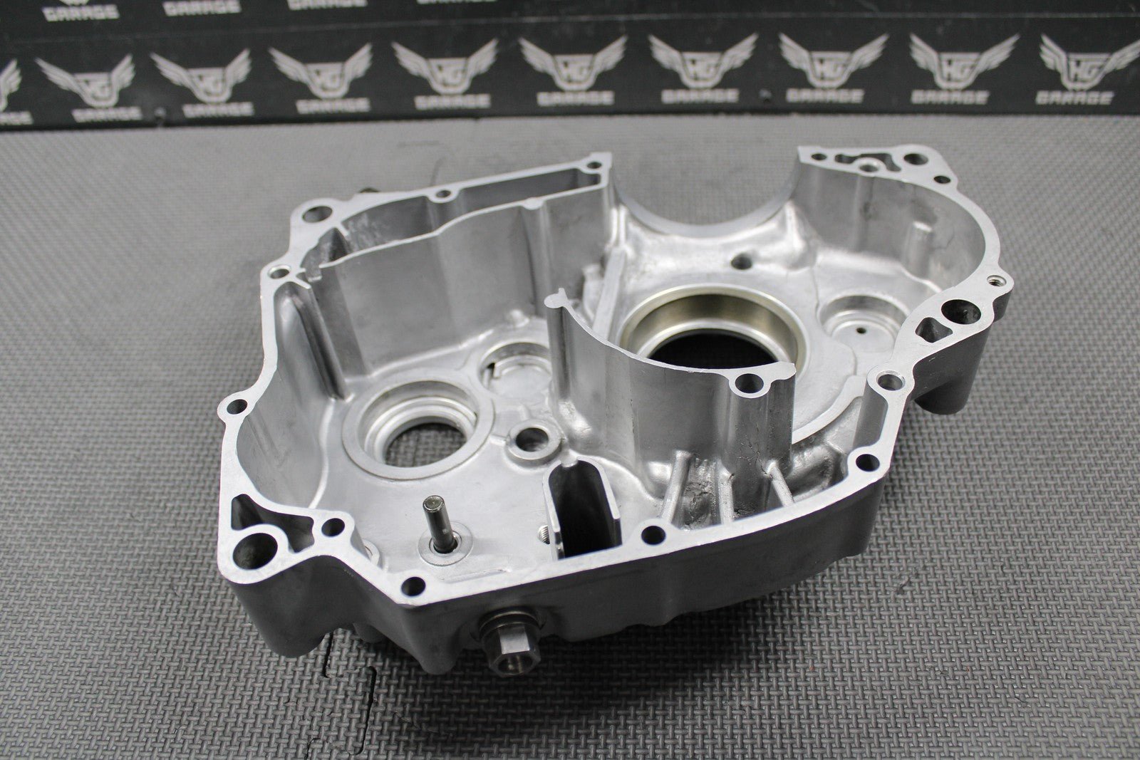 1989 HONDA 88 - 95 XR250R OEM LEFT ENGINE CRANKCASE CRANK CASE 11200 - KZ1 - 670 NICE! - hggarage