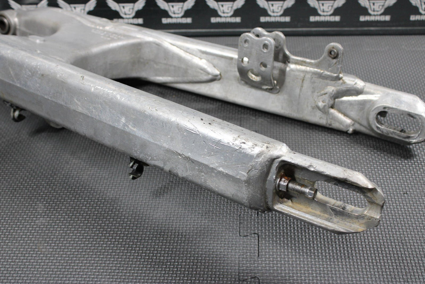 2000 KTM 125 200 250 300 380 OEM SWINGARM SWING ARM SUSPENSION 50304030244 - hggarage
