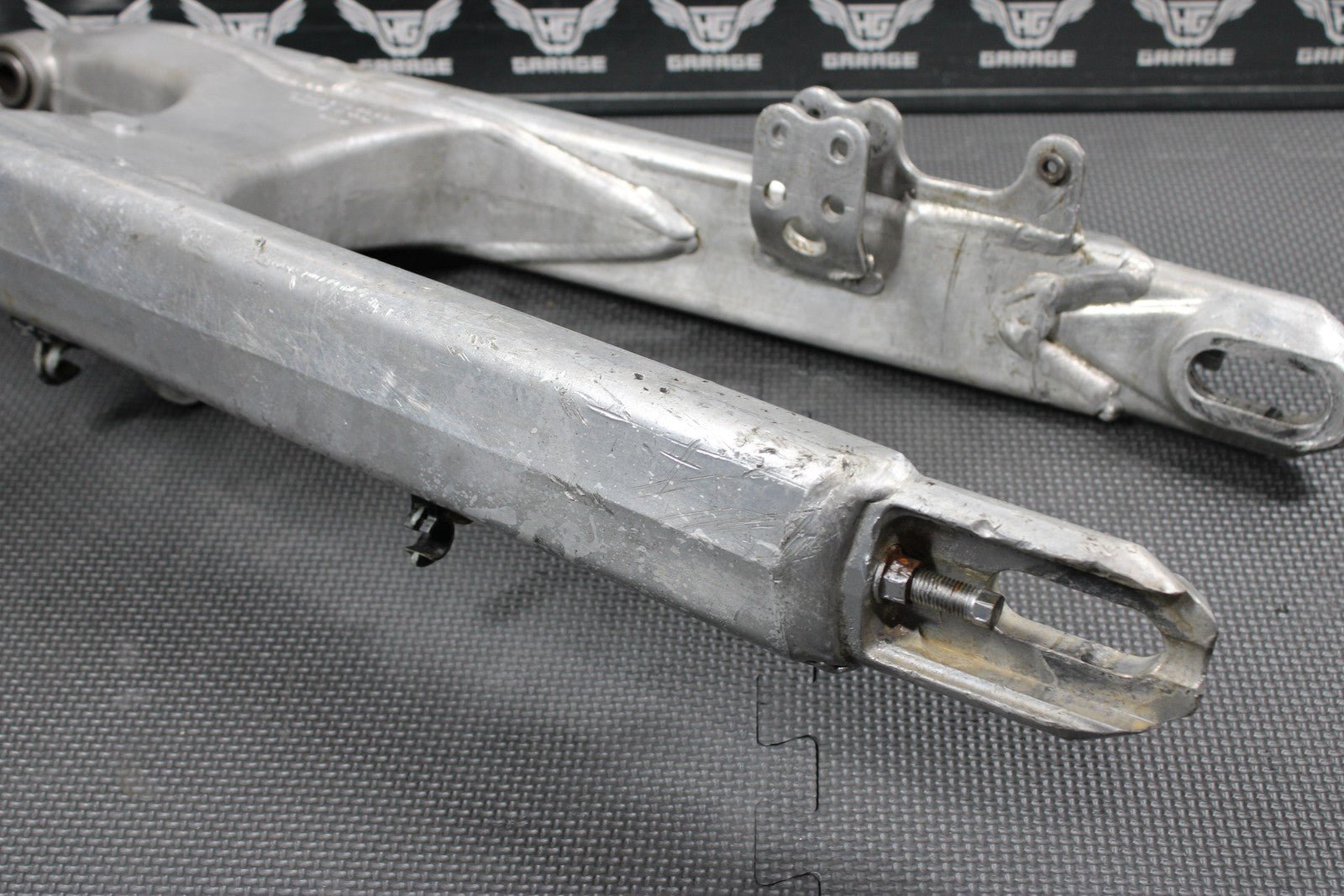 2000 KTM 125 200 250 300 380 OEM SWINGARM SWING ARM SUSPENSION 50304030244 - hggarage