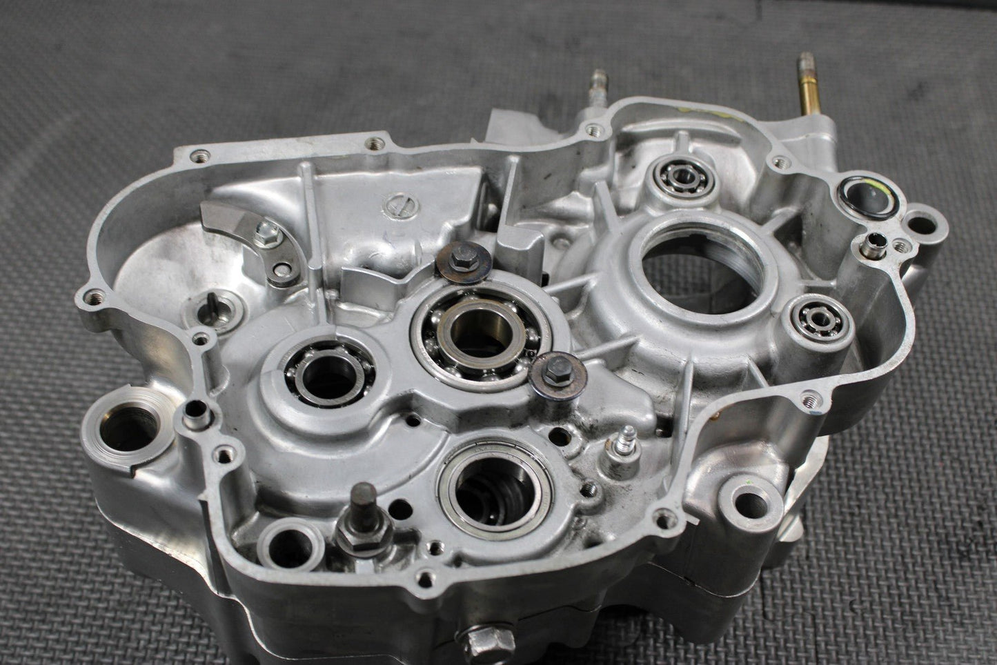 1996 KAWASAKI KX125 OEM LEFT RIGHT ENGINE MOTOR CRANKCASE CRANK CASES BLOCK - hggarage