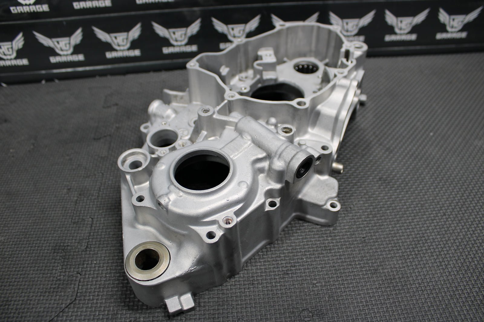 2002 Yamaha WR426F YZ426F OEM Left Side Crankcase Crank Case Half Bottom End - hggarage