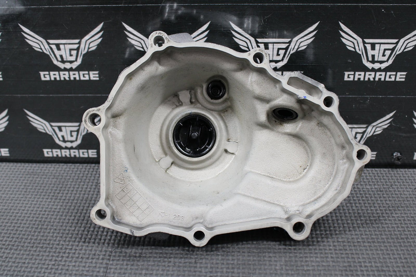 2005 YAMAHA 03 - 05 YZ450F OEM LEFT CASE STATOR GENERATOR MAGNETO COVER - hggarage