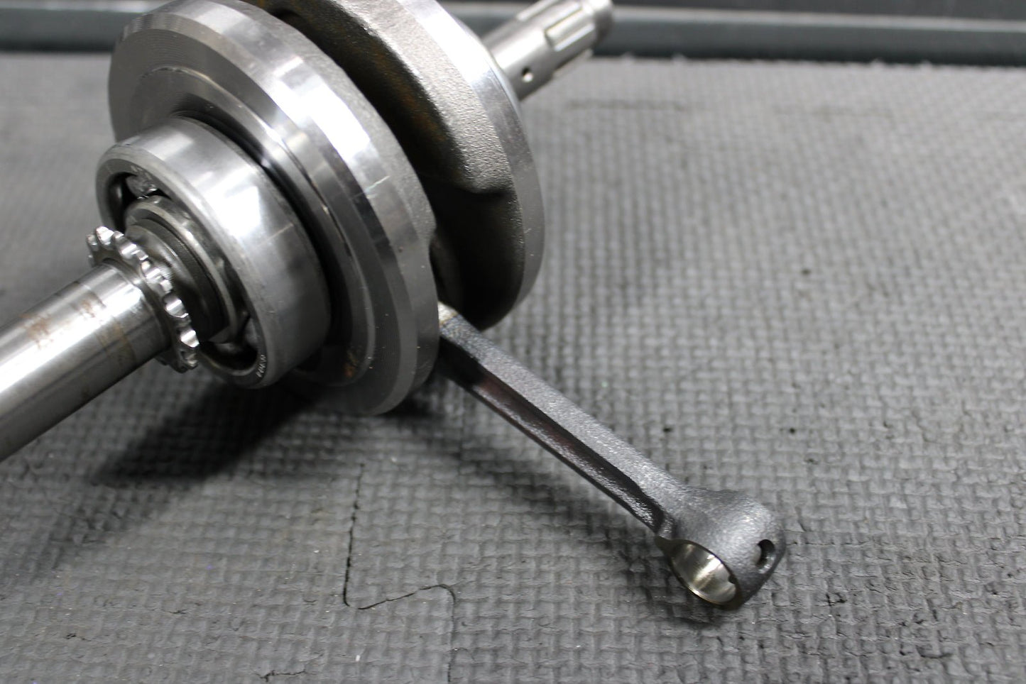 2000 HONDA XR50R OEM ENGINE MOTOR CRANKSHAFT CRANK SHAFT 13000 - GBJ - 680 - hggarage