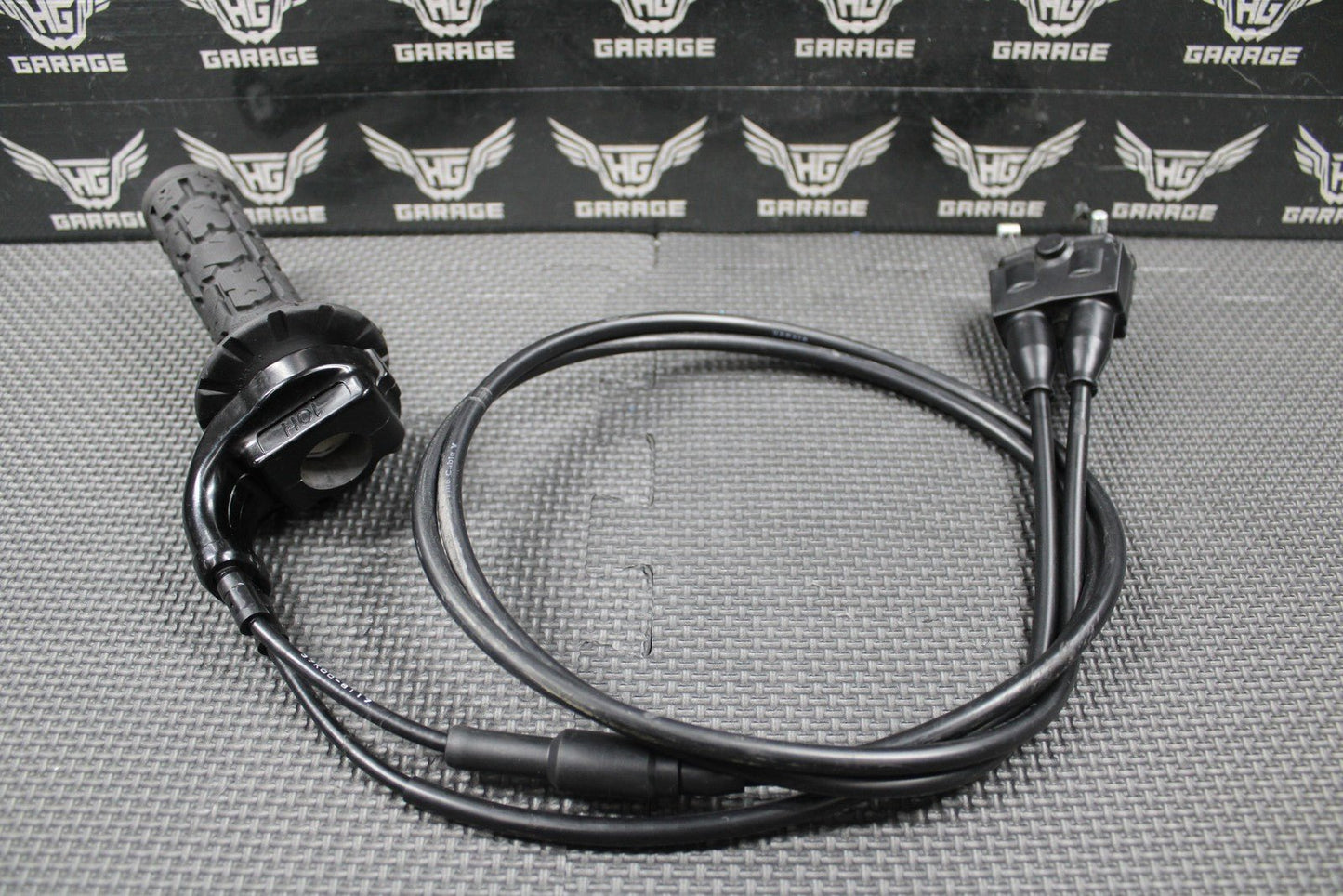 2019 2020 SUZUKI RMZ250 18 - 20 RMZ450 OEM THROTTLE GRIP HOUSING CASE W/ CABLES - hggarage