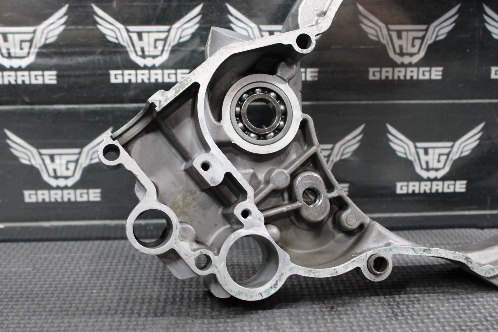 2000 KTM 250 300 EXC OEM RIGHT SIDE ENGINE MOTOR INNER CLUTCH COVER 54630001300 - hggarage