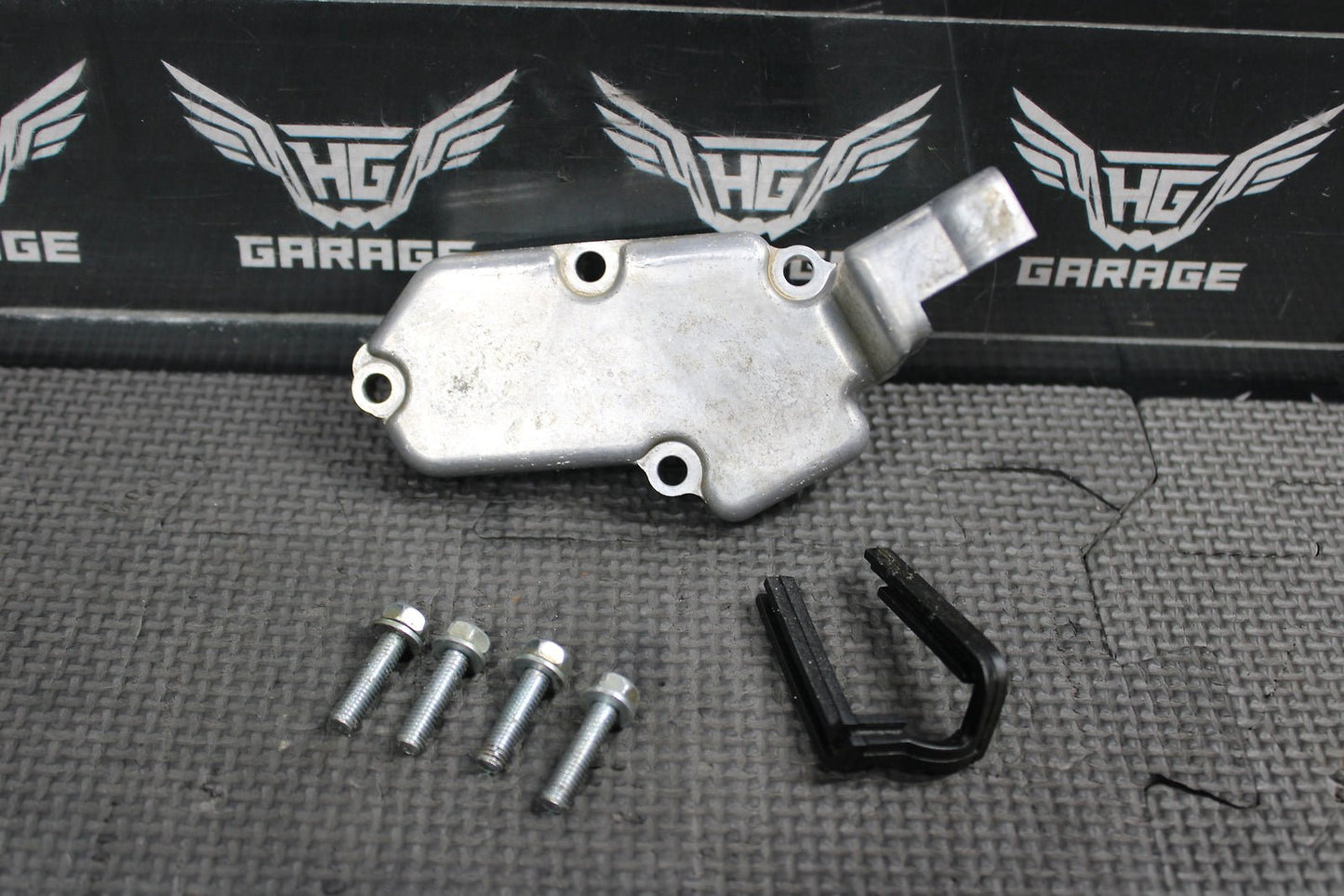 2017 Yamaha YZ250 OEM Engine Powervalve Linkage Governor Right Side Cover - hggarage
