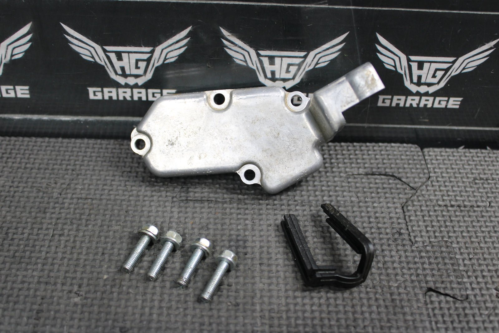 2017 Yamaha YZ250 OEM Engine Powervalve Linkage Governor Right Side Cover - hggarage