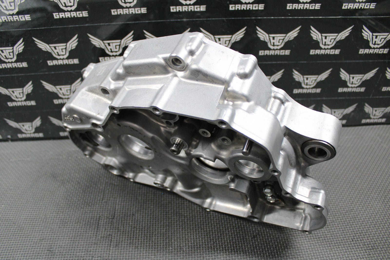 2009 YAMAHA 06 - 09 YZ450F OEM RIGHT SIDE ENGINE MOTOR CRANKCASE CRANK CASE GOOD! - hggarage