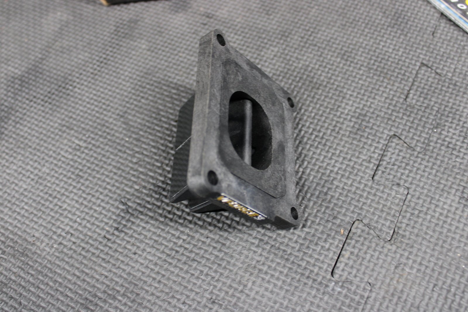 1999 SUZUKI RM125 VFORCE3 INTAKE REED BLOCK ASSEMBLY 13150 - 36E00 - hggarage