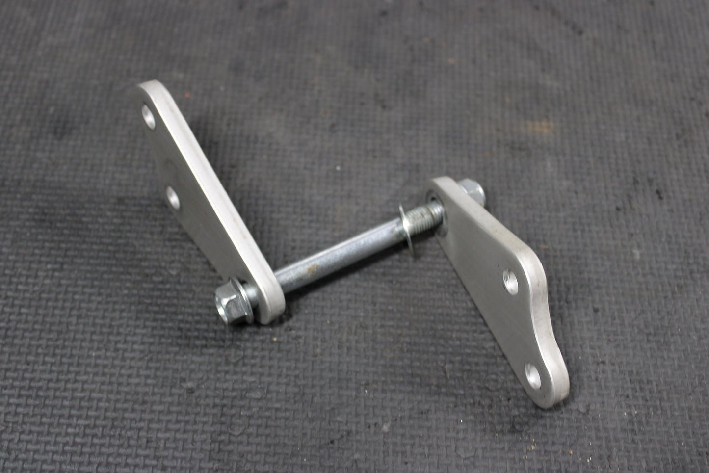 2013 SUZUKI DRZ400SM OEM ENGINE MOTOR MOUNT STAY BRACKETS - hggarage