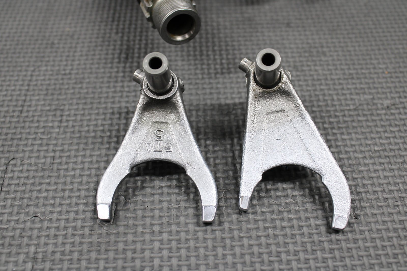 2005 03 - 05 YAMAHA YZ450F OEM ENGINE TRANSMISSION TRANNY GEARBOX SHIFT FORKS NICE - hggarage