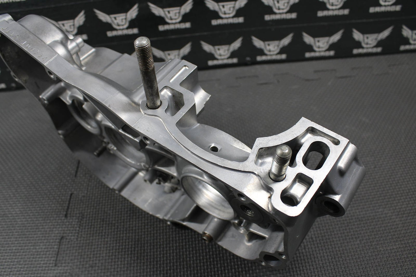 2001 SUZUKI 01 - 02 RM250 OEM RIGHT HALF ENGINE MOTOR CRANKCASE CRANK CASE BLOCK - hggarage