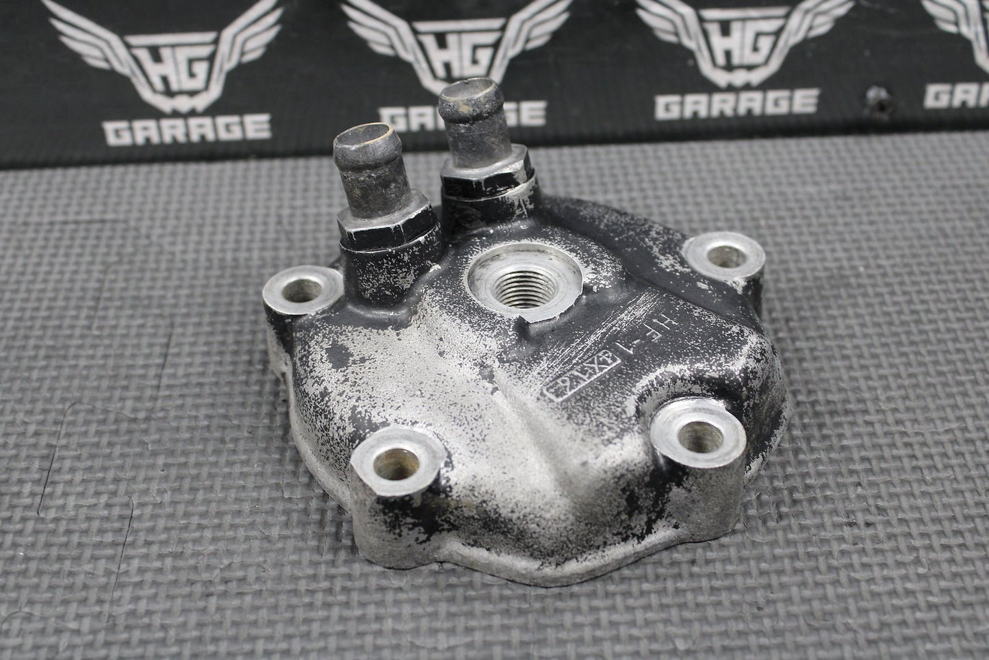 1985 HONDA CR125R OEM ENGINE MOTOR CYLINDER HEAD COVER CAP DOME 12200 - KA3 - 760 - hggarage