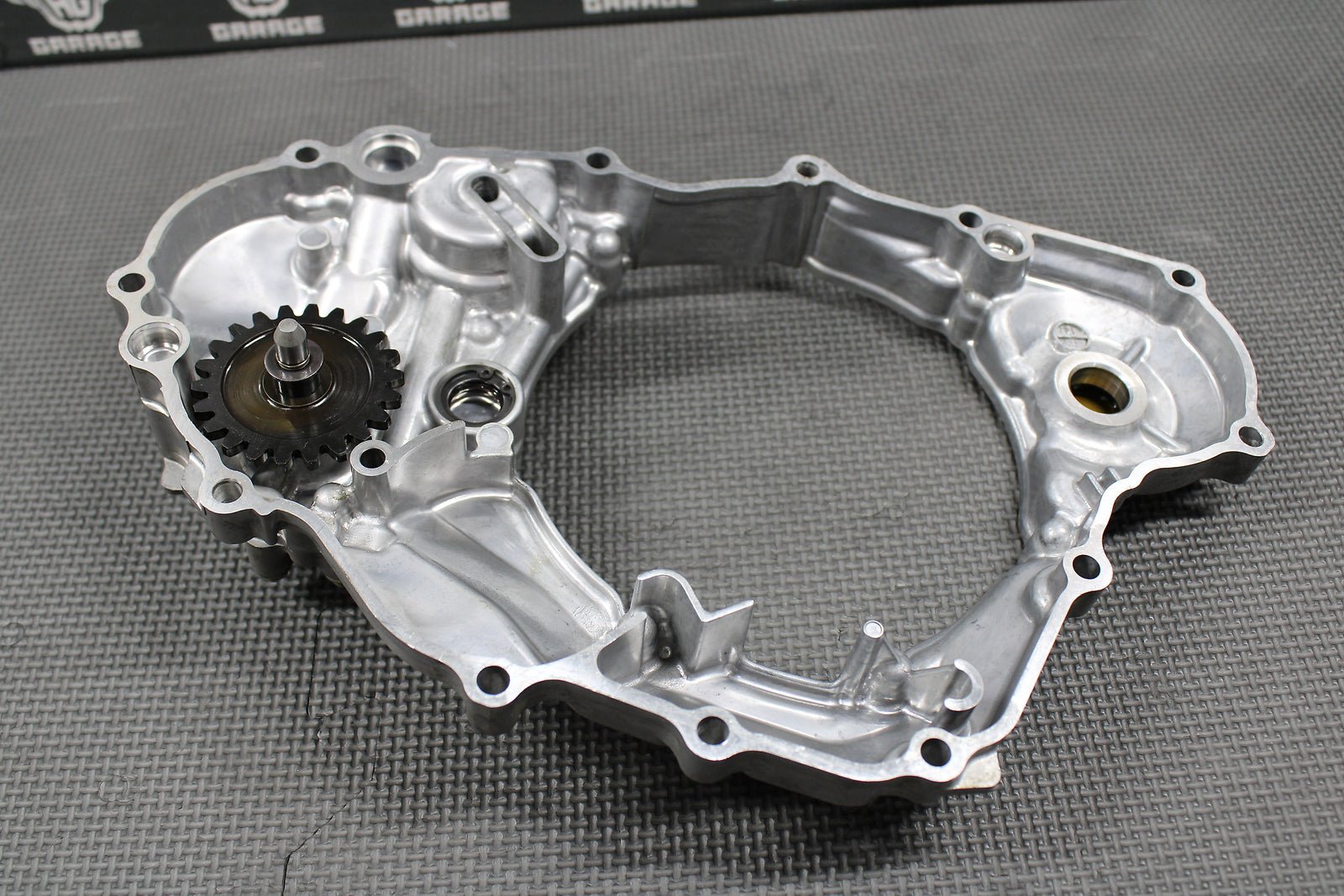 2019 YAMAHA 15 - 19 YZ250FX OEM RIGHT SIDE CASE INNER CLUTCH COVER WATER PUMP NICE - hggarage