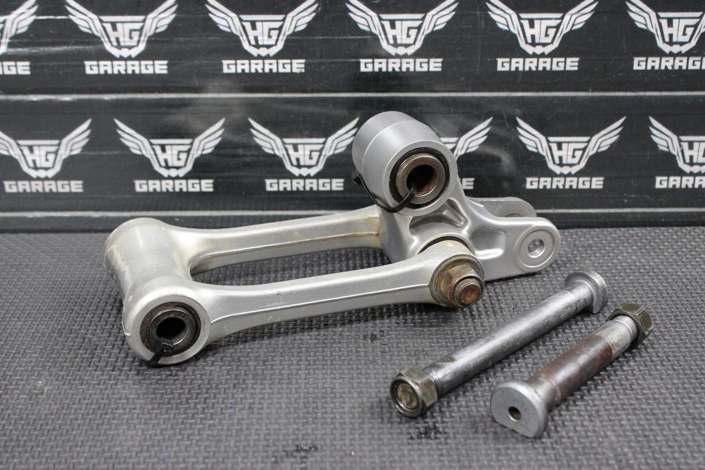 2006 YAMAHA YZ450F OEM REAR SHOCK LINKAGE LINKS RELAY ARM 5XC - 2217A - 90 - 00 - hggarage