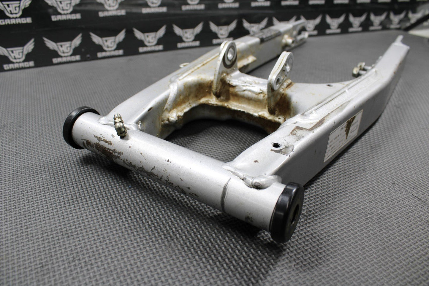 2002 00 - 02 HONDA XR200R OEM SWINGARM SWING ARM SUSPENSION 52200 - KT0 - A30ZA - hggarage