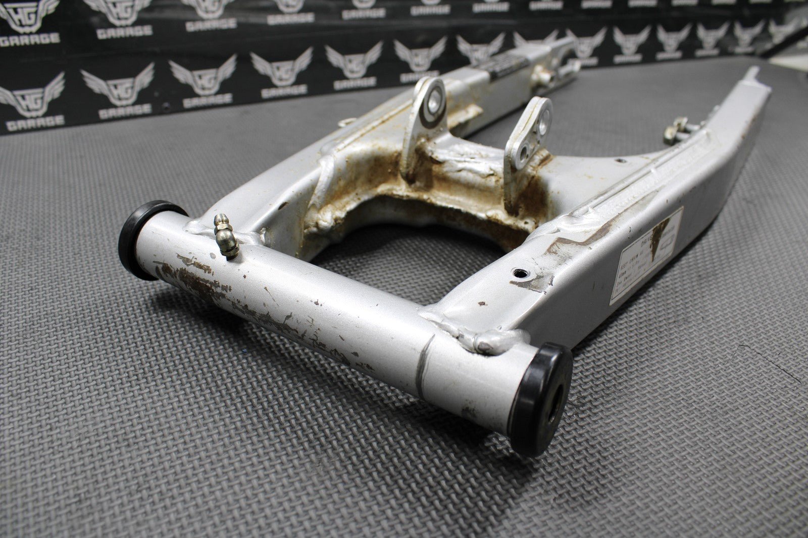2002 00 - 02 HONDA XR200R OEM SWINGARM SWING ARM SUSPENSION 52200 - KT0 - A30ZA - hggarage