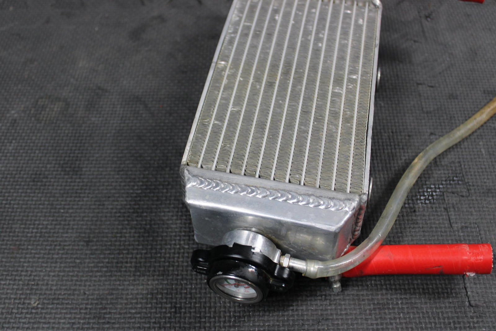 2008 HONDA CRF150RB CRF150R AFTERMARKET OVERSIZED RIGHT FILL RADIATOR COOLER CAP - hggarage