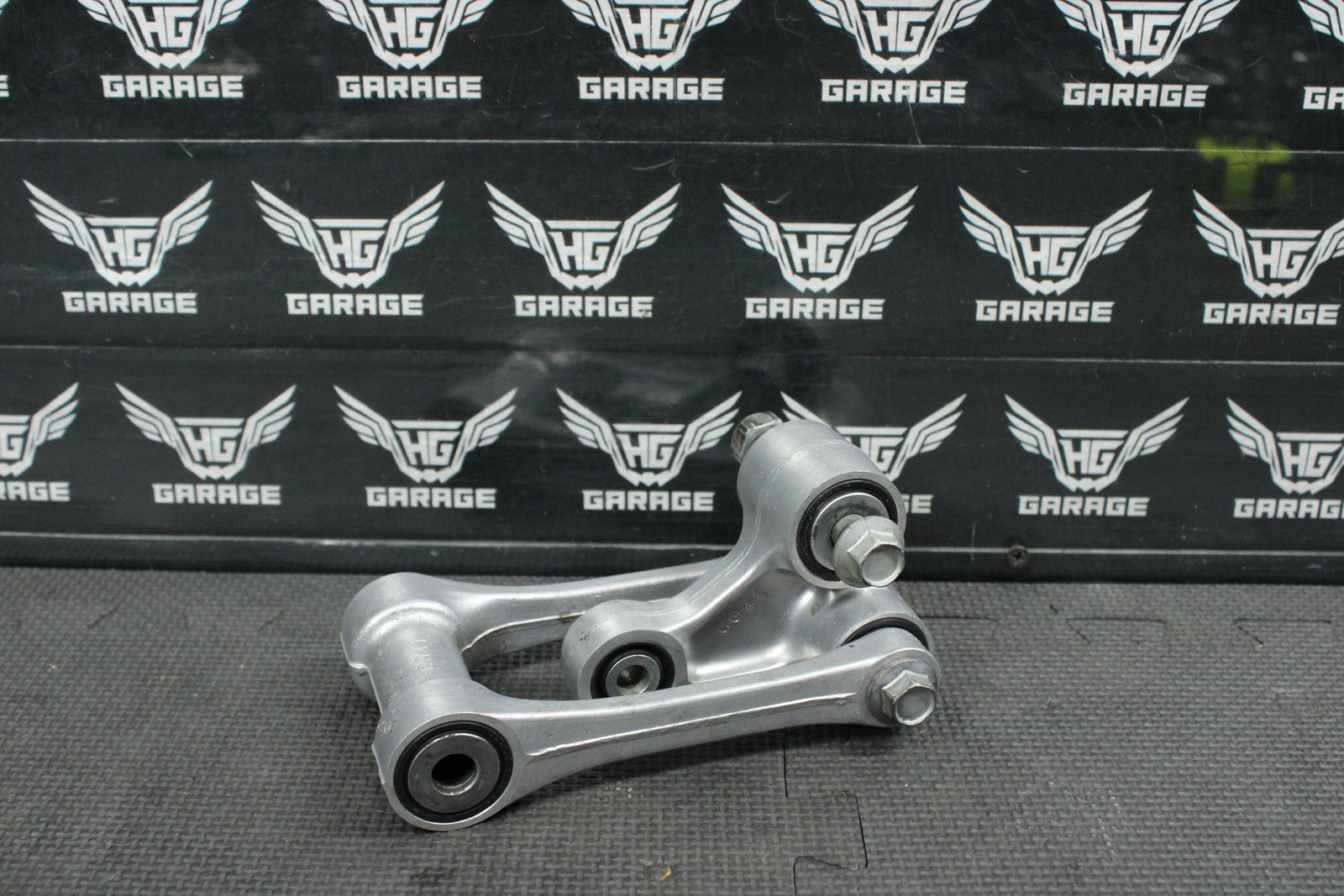 2004 HONDA CRF250R OEM REAR SHOCK LINKAGE LINKS RELAY ARM 52465 - KSK - 000 - hggarage