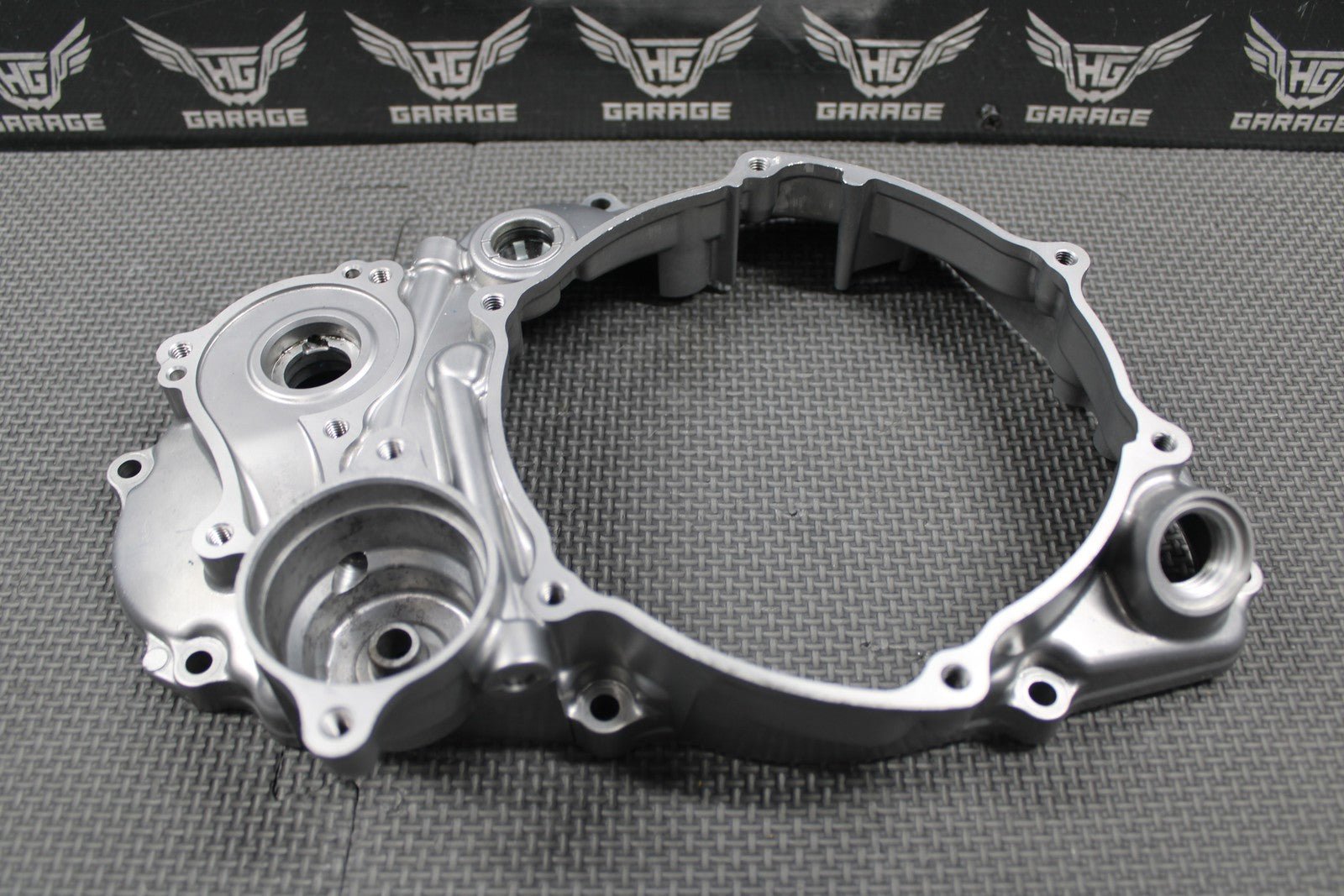 2020 YAMAHA 19 - 22 YZ250F OEM RIGHT CASE INNER CLUTCH COVER B7B - 15431 - 00 - 00 GOOD! - hggarage