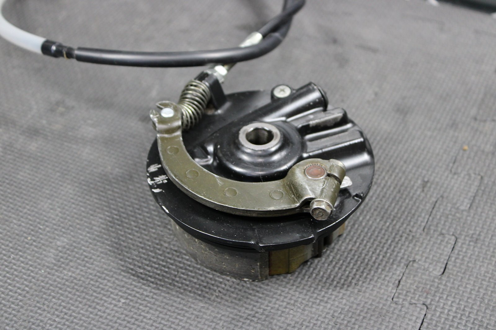 2001 Honda XR200R 84 - 88 / 1990 1991 / 93 - 02 OEM Front Brake Caliper 06430 - Gbj - J1 - hggarage