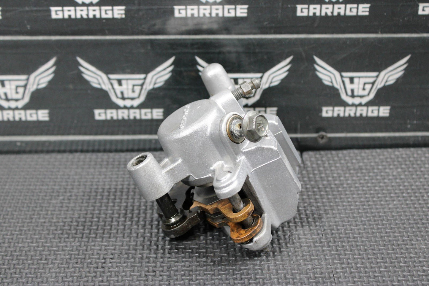 2001 SUZUKI RM80 OEM TOKICO FRONT BRAKE CALIPER 59300 - 03B11 - 999 - hggarage