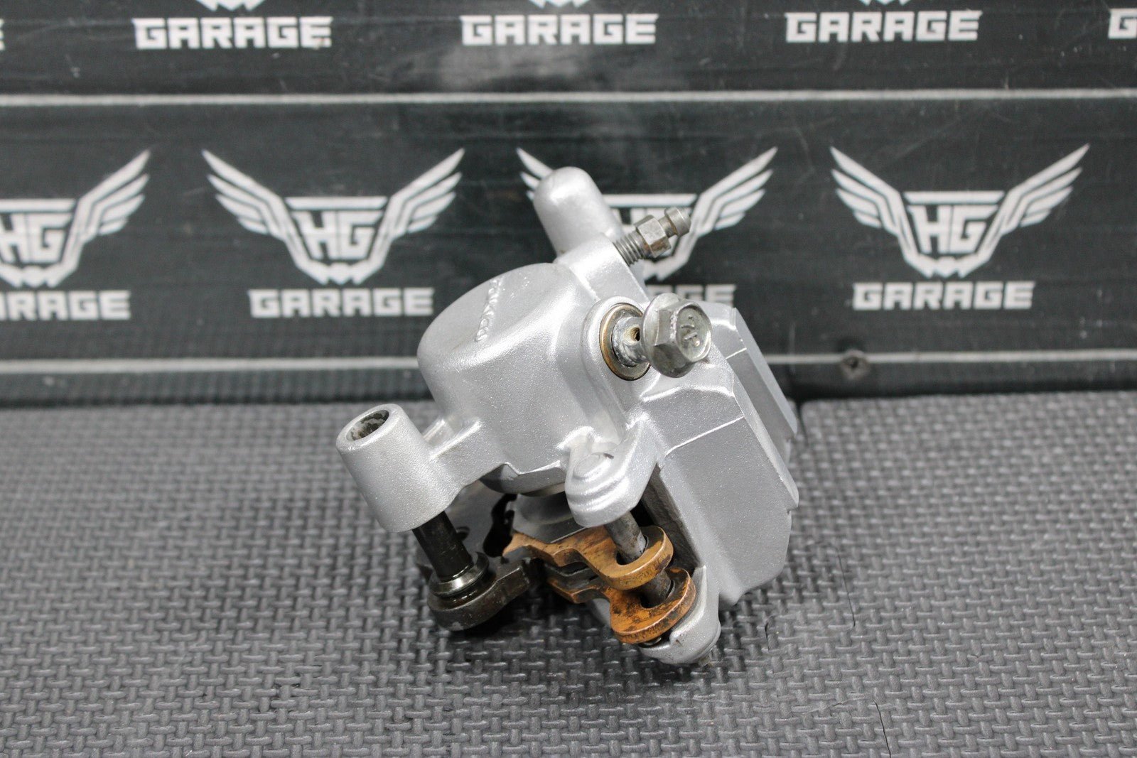 2001 SUZUKI RM80 OEM TOKICO FRONT BRAKE CALIPER 59300 - 03B11 - 999 - hggarage