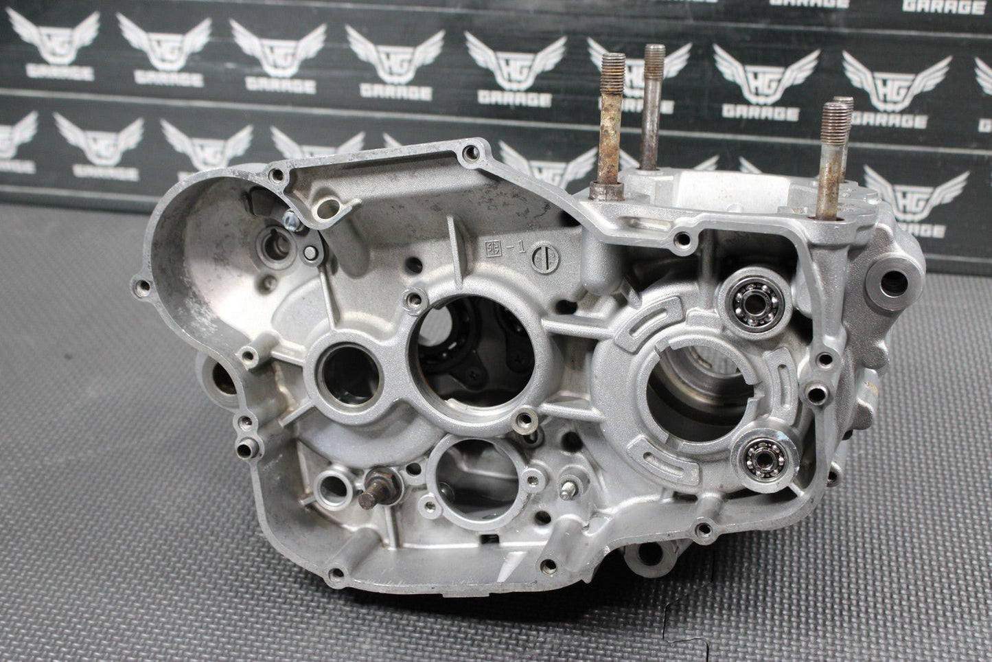 1997 97 - 99 KAWASAKI KX250 LEFT RIGHT ENGINE CRANKCASE CRANK CASES BLOCK NEED WOR - hggarage