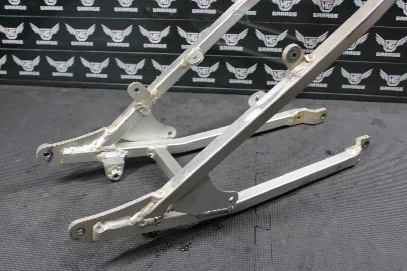 1999 SUZUKI 96 - 00 RM125 RM250 OEM REAR BACK SUB FRAME SUBFRAME 41200 - 36E00 - hggarage