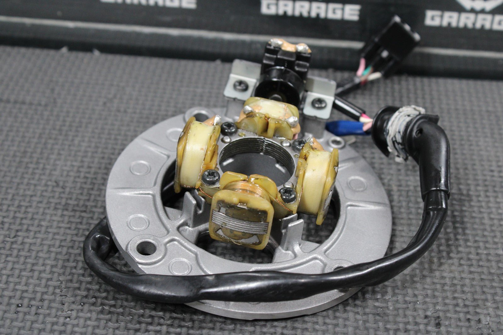 2006 06 - 09 YAMAHA YZ250F STATOR MAGNETO ROTOR FLYWHEEL 17D - 85550 - 10 - 00 GOOD! - hggarage
