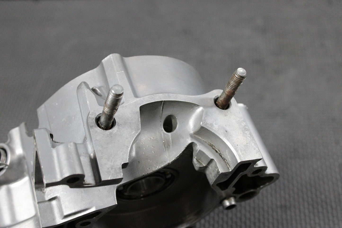 2007 02 - 18 YAMAHA YZ85 OEM LEFT ENGINE MOTOR CRANKCASE CRANK CASES BLOCK - hggarage
