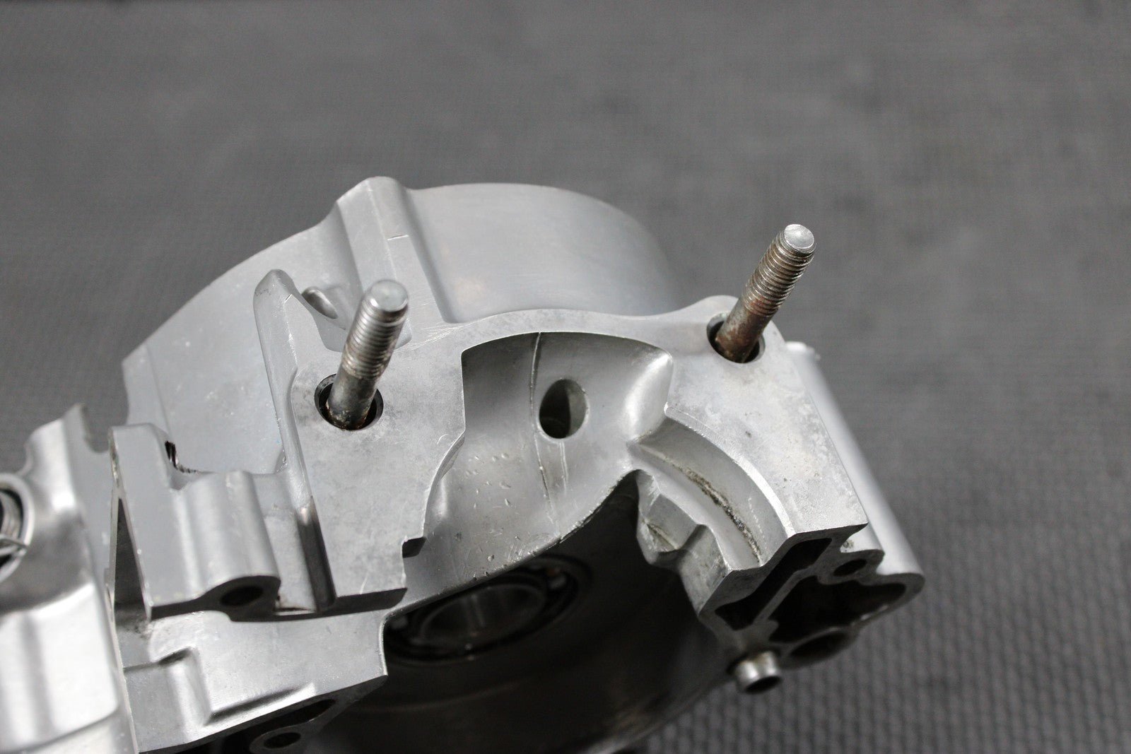 2007 02 - 18 YAMAHA YZ85 OEM LEFT ENGINE MOTOR CRANKCASE CRANK CASES BLOCK - hggarage
