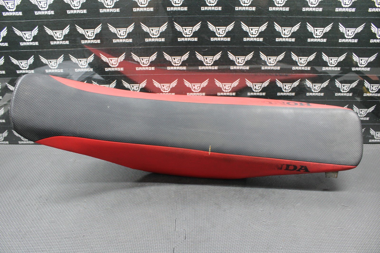 2004 2005 HONDA CRF250R OEM SEAT SADDLE FOAM PAN COMPLETE 77100 - KRN - 730 - hggarage